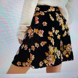 Free People Skirt | Margaux Velvet Mini Skirt| Floral Black | size 4- flare fit
